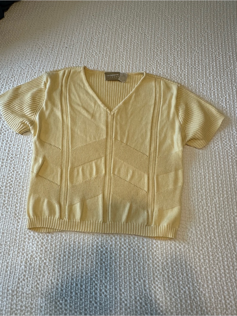 Liz Claiborne Short Sleeve V-Neck Knit Sweater in Pale Yellow